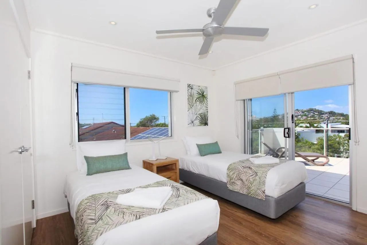 Stylish Beachside Holiday Penthouse Coolum Beach