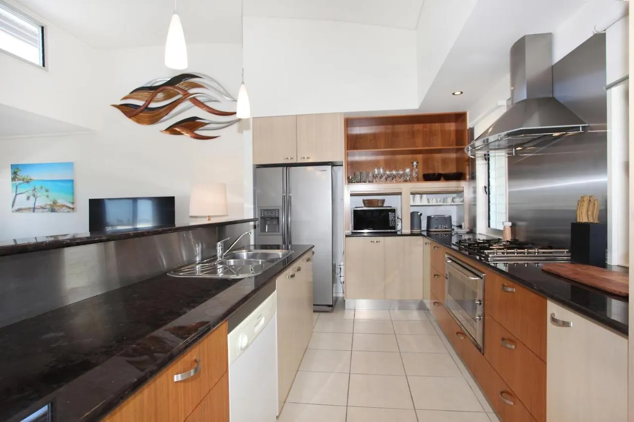 Stylish Beachside Holiday Penthouse Coolum Beach