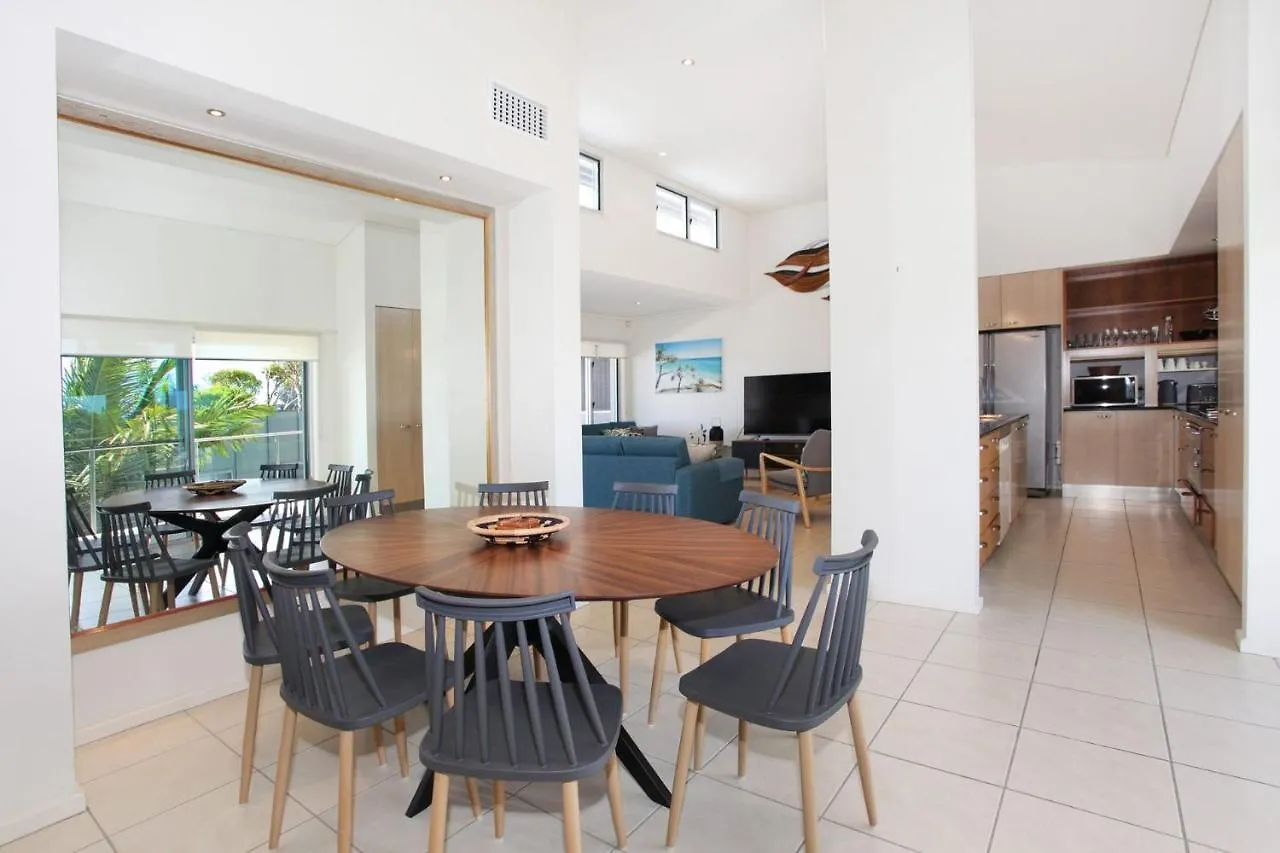 Stylish Beachside Holiday Penthouse Coolum Beach Ausztrália